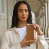 Folio-kotelo dbramante1928 Lynge iPhone 14 Plus Tan 3 korttipaikkaa