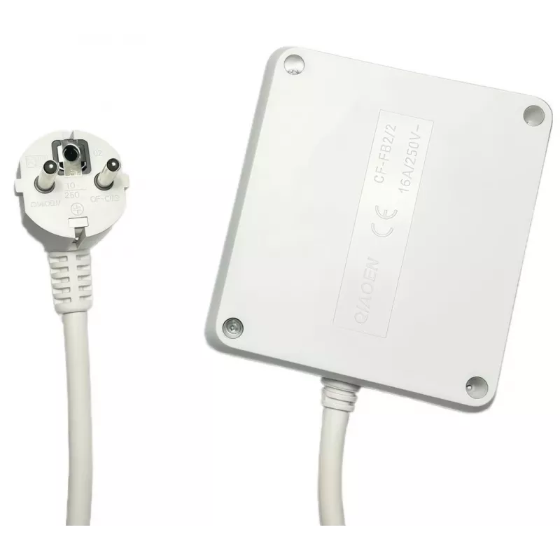 Microconnect MC-PSSQUARE040150FRW jatkojohto 1,5 m 4 AC-pistorasiaa sisäkäyttöön valkoinen