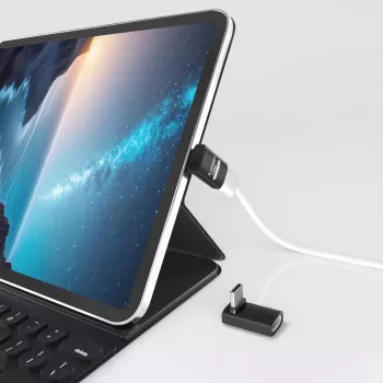 USB4-kaapeli MicroConnect USB4-CCFAS90-240W – 240W Power Delivery, 40 Gbit/s tiedonsiirto, USB-C - USB-C