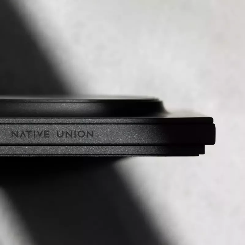 Kannettavien laitteiden virtalähde native union Drop, musta, väri musta