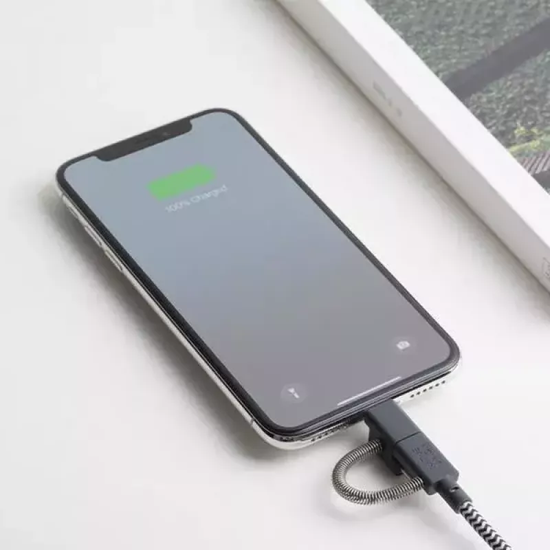 USB 2.0 -datakaapeli native union BELT-ULC-ZEB-NP, 2 m, USB-A–USB-C / Micro-USB B / Lightning, musta, valkoinen