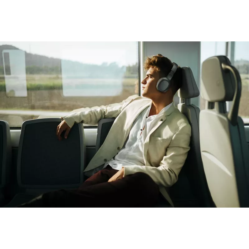 Music Sound Basic Bluetooth on-ear-headset kaukosäätimellä ja mikrofonilla