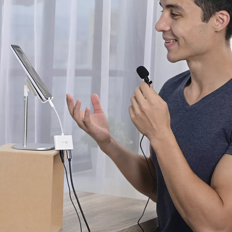 j5create JCA122 USB-C® - 3,5 mm äänisovitin Power Deliveryllä, musta