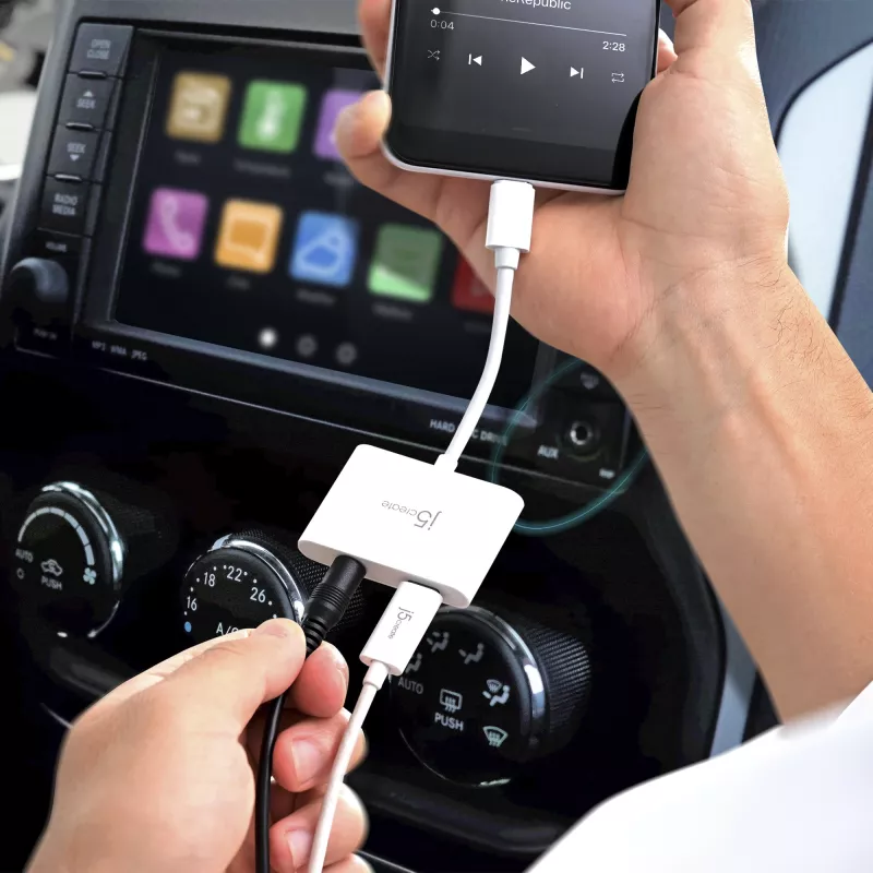j5create JCA122 USB-C® - 3,5 mm äänisovitin Power Deliveryllä, musta