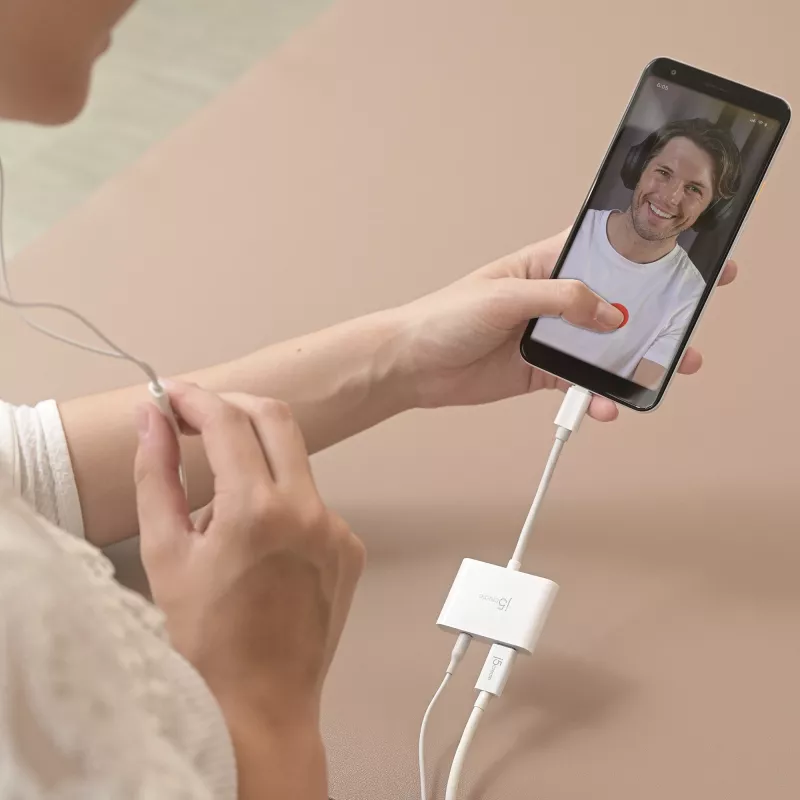 j5create JCA122 USB-C® - 3,5 mm äänisovitin Power Deliveryllä, musta