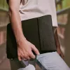 Tablettikotelo Incase Crosstown Sleeve 11 tuuman tabletille, musta