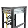 StarTech.com monisuuntainen pystysuora palvelinkehikon kaapelinhallinta D-rengaskoukku 6 x 10 cm (2,4 x 3,9 tuumaa)
