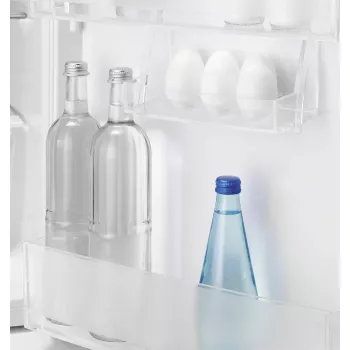 Kalusteisiin asennettava jääkaappi Electrolux LFB2AE88S1 — 278 L, pakastelokero ylhäällä, 109 L jääkaappi, valkoinen, vaihdettava ovi, 56 cm leveys