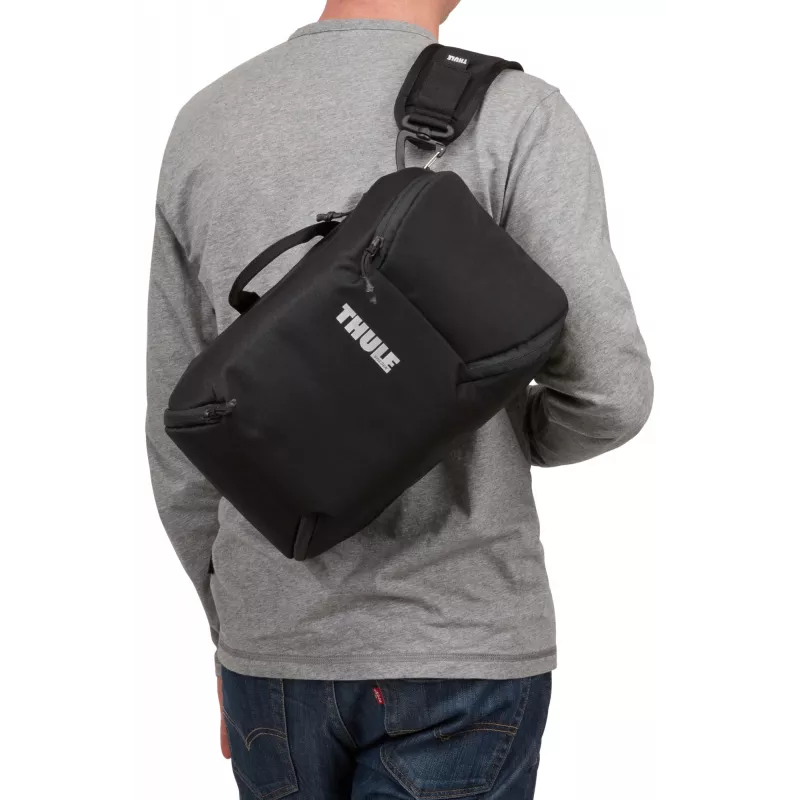 Thule Covert TCDK232 reppu musta