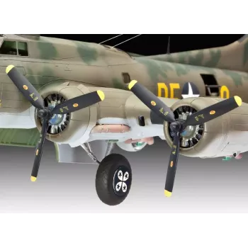 Kiinteäsiipisen lentokoneen malli Revell B-17F Memphis Belle
