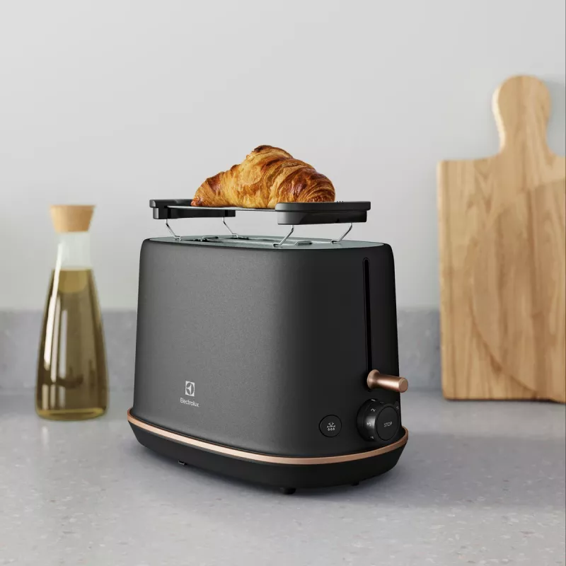 Leivänpaahdin Electrolux E7T1-6BP 2 viipaletta 980 W musta