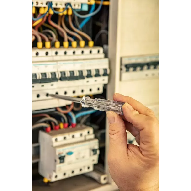 Pihti- ja ruuvitalttasarja TOP-01-235 1000V, 7 kpl, eristetyt käsityökalut