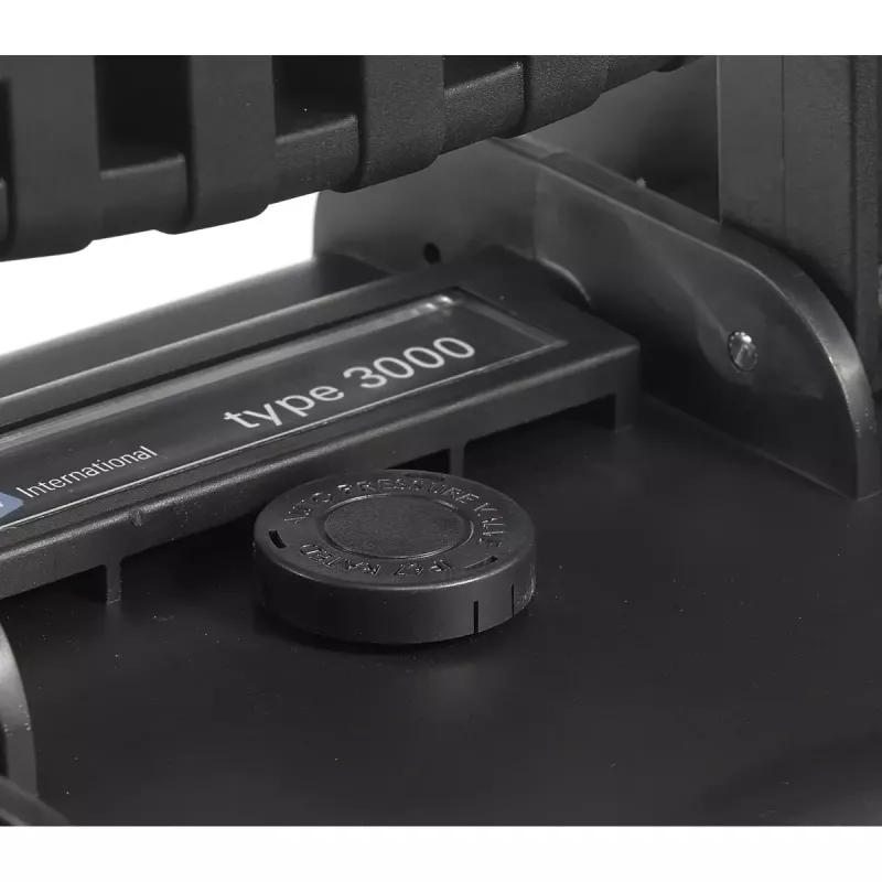 Kovakotelo B&W Cases Typ 6700 musta