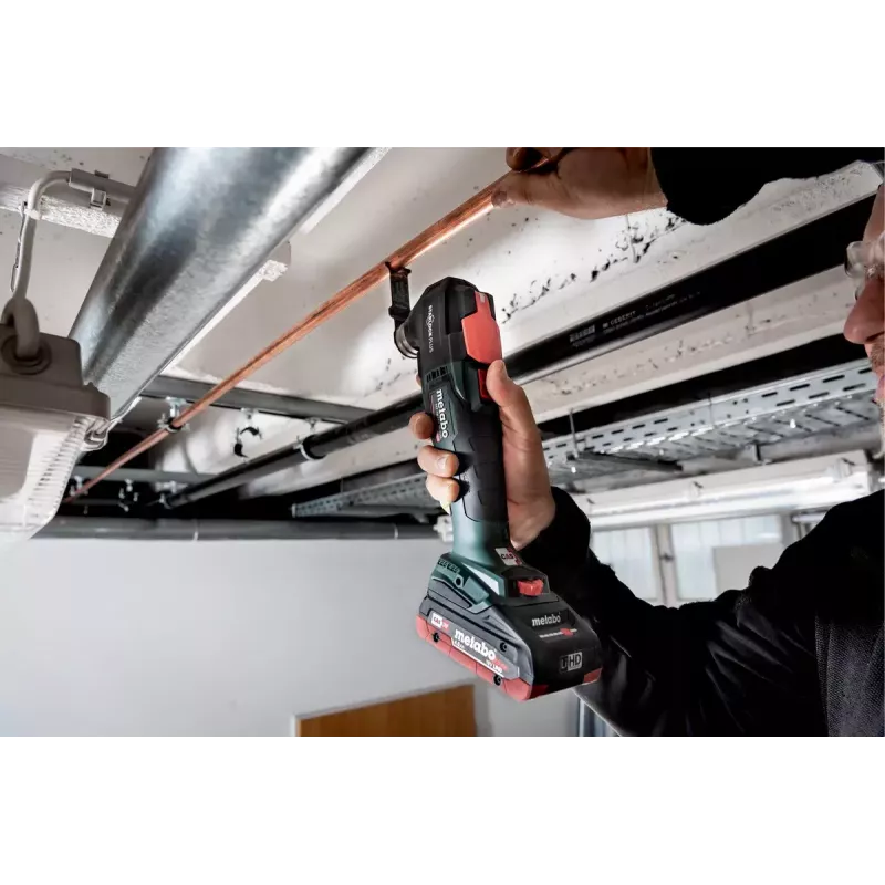 Metabo MT 18 LTX BL QSL akkukäyttöinen värähtelymonitoimityökalu, 18 V, 2 akulla