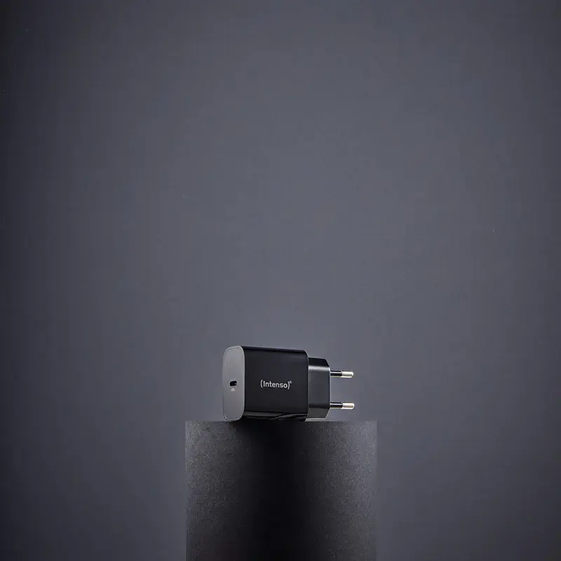 Virtalähde Intenso W20C 20W USB-C musta