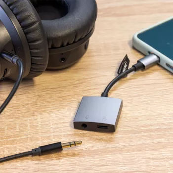 InLine USB-C-audioadapterikaapeli, USB-C - 3,5 mm plugi + PD 30 W