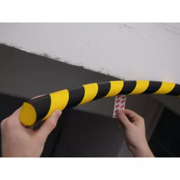 Durable S32R muoviprofiili pyöristetty musta keltainen 1 000 mm