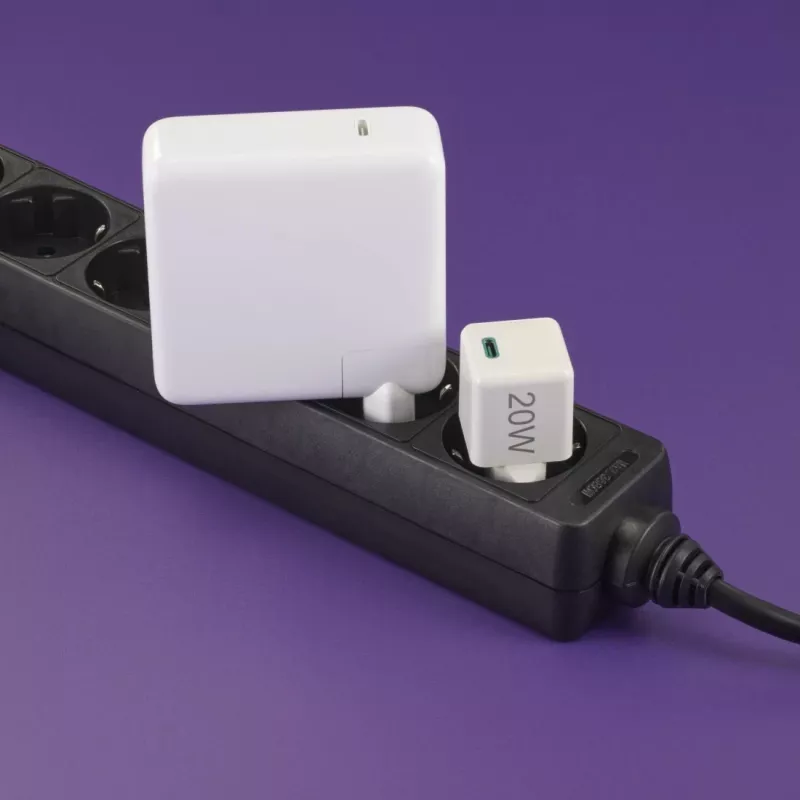 Sisälaturi Hama 00201980 pikalataus valkoinen USB Type-C