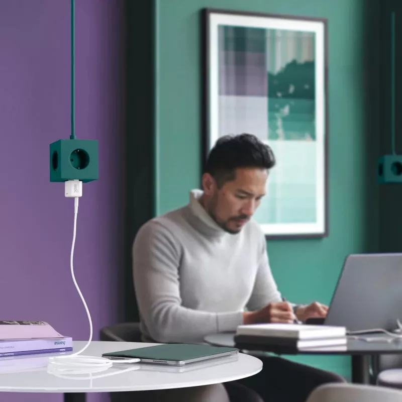 Hama 00201982 mobiililaturi älypuhelin, tablet valkoinen AC pikalataus sisätila