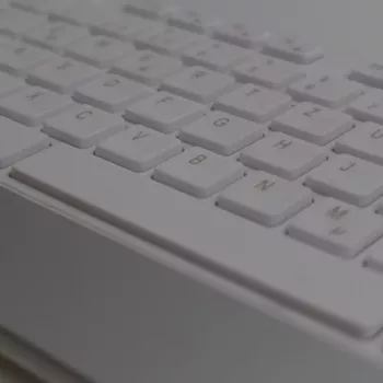 Näppäimistö hiiri sisältyy MediaRange MROS106