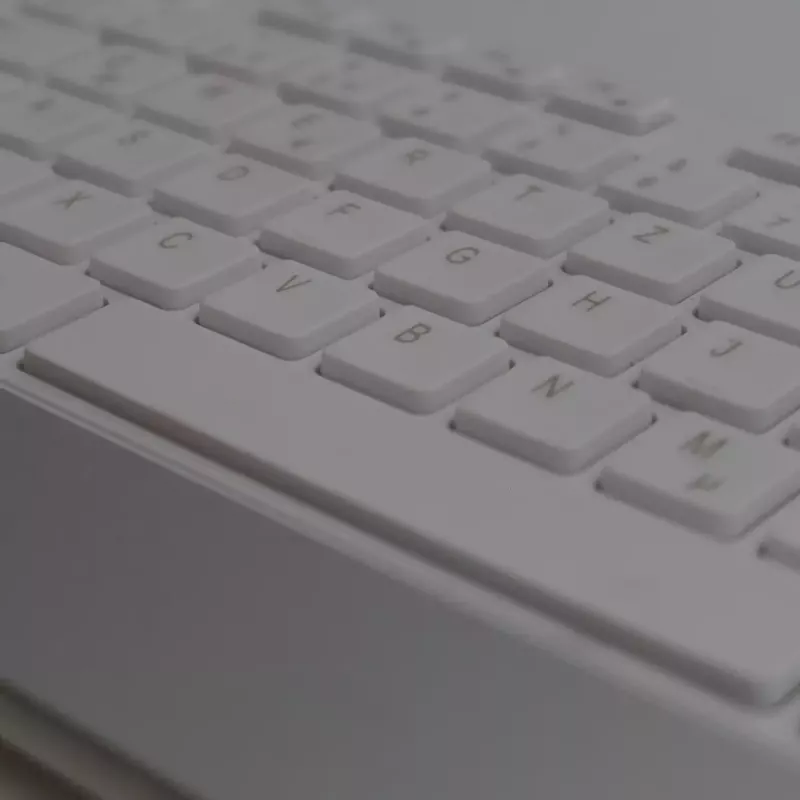 Näppäimistö hiiri sisältyy MediaRange MROS106