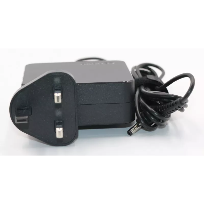 Lenovo 01FR155 verkkolaite sisäkäyttöön 65 W musta
