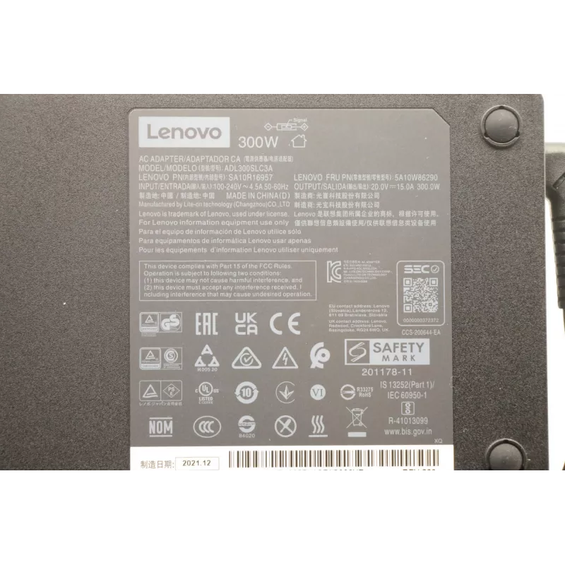 Lenovo 5A10W86290 verkkolaite/muunnin sisäkäyttöön 300 W musta