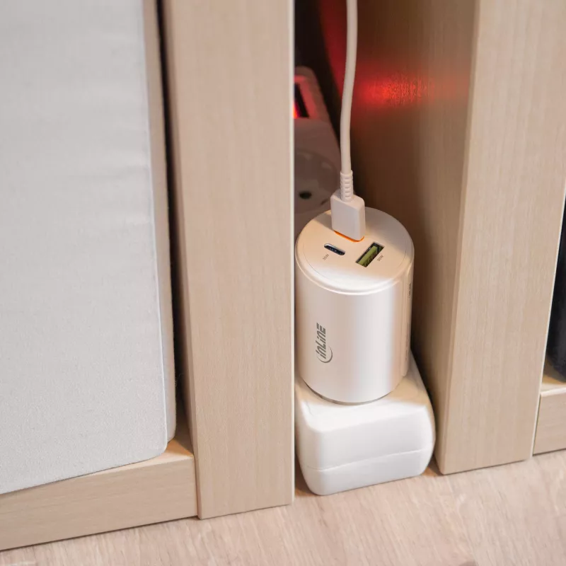 InLine USB PD virtalähde, GaN-laturi, 3-porttinen, Dual-USB-C + USB-A, 65W, valkoinen