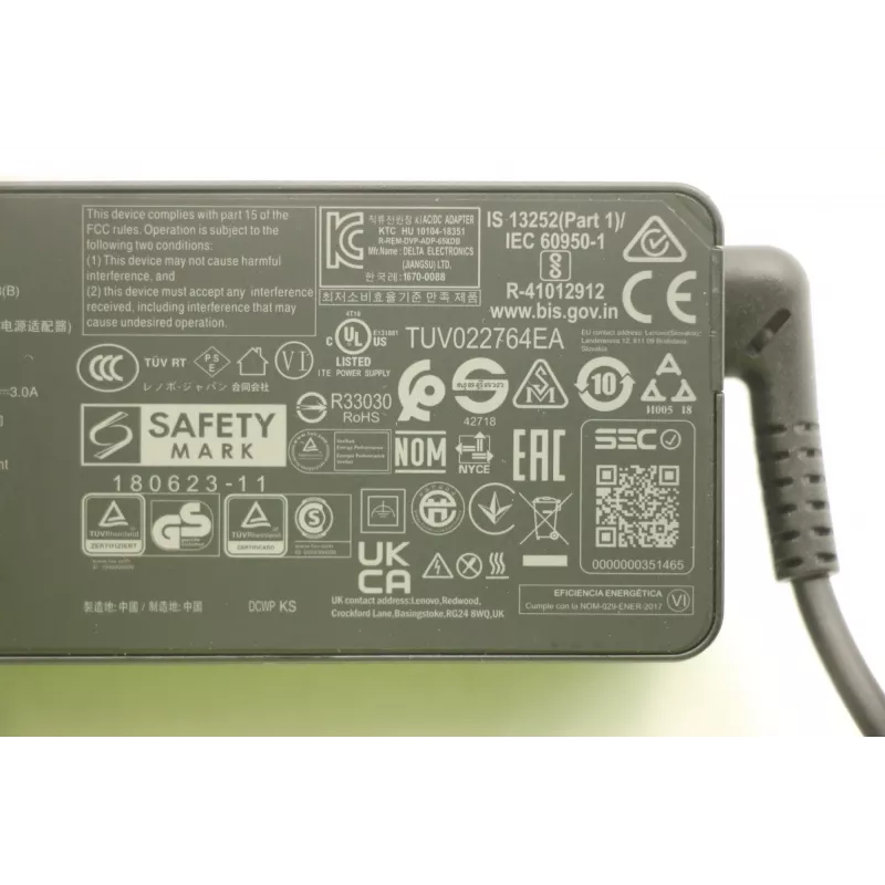 Lenovo 5A10W86202 virtalähde sisäkäyttöön 65 W musta