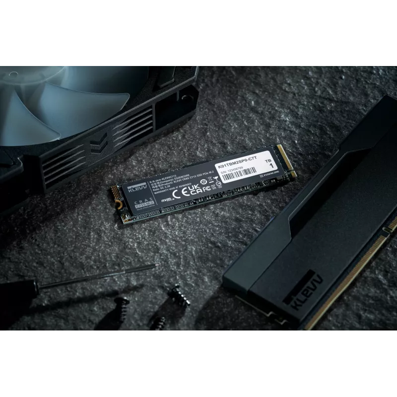 SSD-asema KLEVV 1 TB M.2 2280 PCIe Gen3 NVMe K01TBM2SP0-C7T