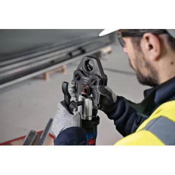 Bosch akkupuristustyökalu GPT 18V-32 putkiakkupuristin