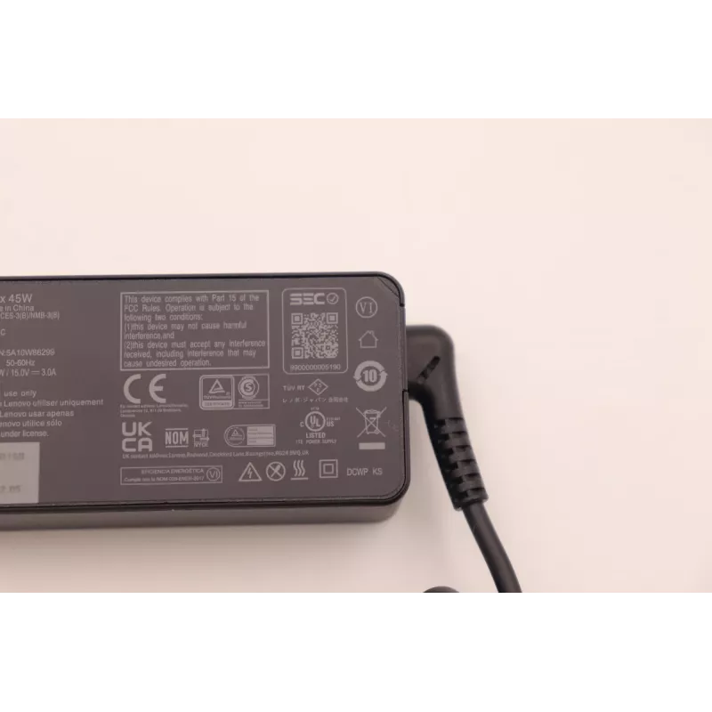 Lenovo 5A10W86299 virtalähde/muunnin sisäkäyttöön 45 W musta
