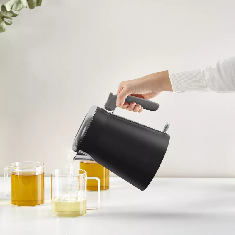 Vedenkeitin Tefal KI6668E0 — 1,7 l, 2400 W, ruostumaton teräskotelo, musta
