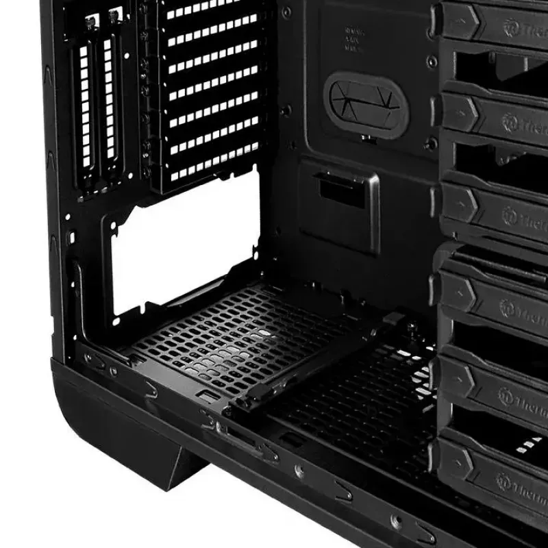 PC-kotelo Thermaltake Core V71 Full Tower musta