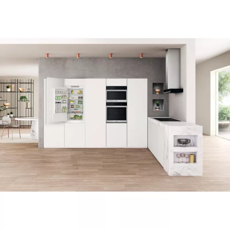 Whirlpool WHC18 T322 kalusteisiin asennettava jääkaappi 250 L