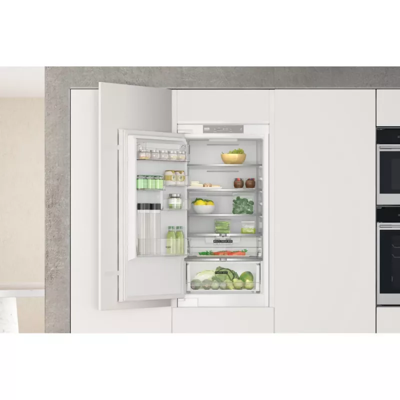 Whirlpool WHC18 T322 kalusteisiin asennettava jääkaappi 250 L