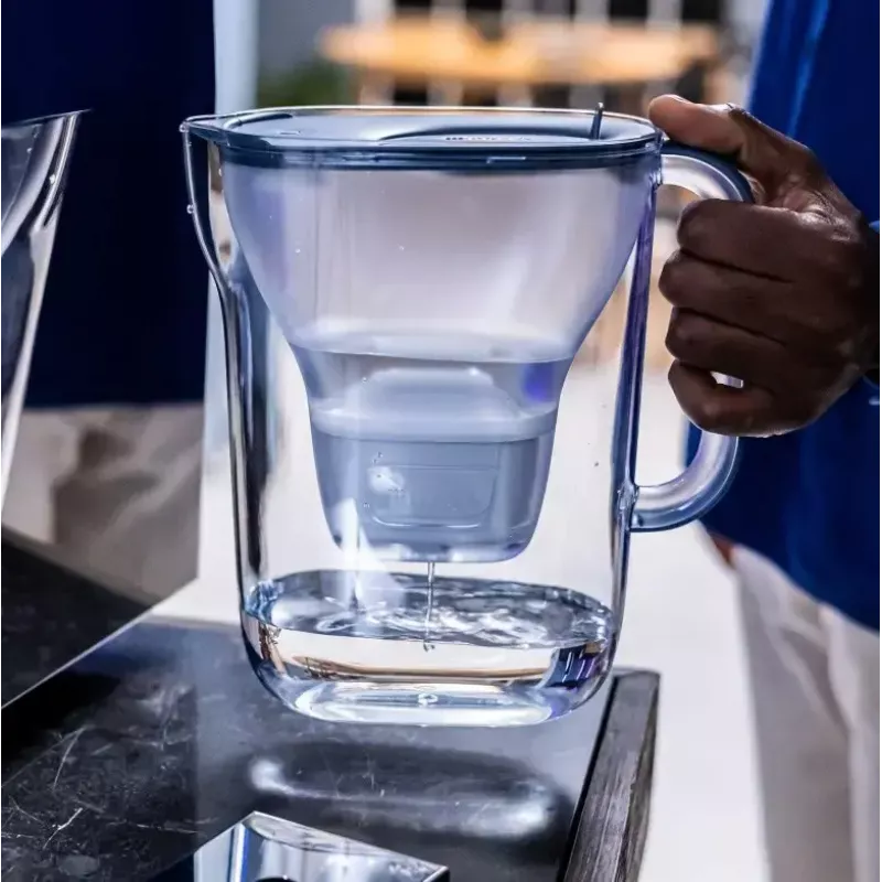 BRITA Style ESSENTIAL XL vesensuodatinkannu sininen MX Pro Pure Performance -suodattimella