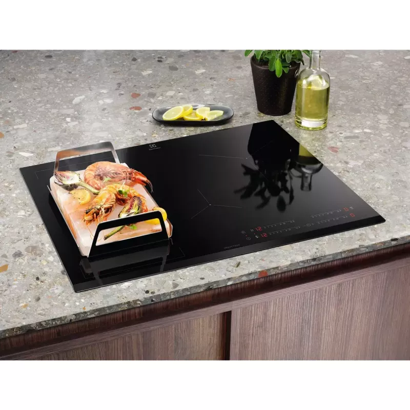 Electrolux EIV734 musta kalusteisiin asennettava induktioliesi 68 cm leveys 4 aluetta