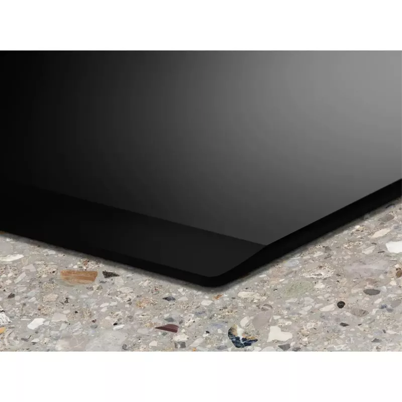 Electrolux EIV734 musta kalusteisiin asennettava induktioliesi 68 cm leveys 4 aluetta
