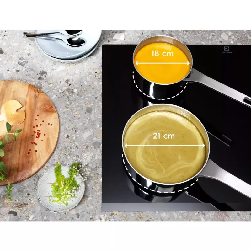 Electrolux EIV734 musta kalusteisiin asennettava induktioliesi 68 cm leveys 4 aluetta