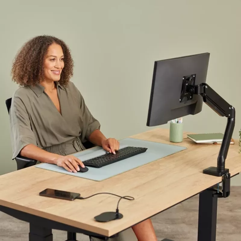 Fellowes 100137177 jatkojohto 2 m 1 AC-lähtö sisäkäyttöön musta