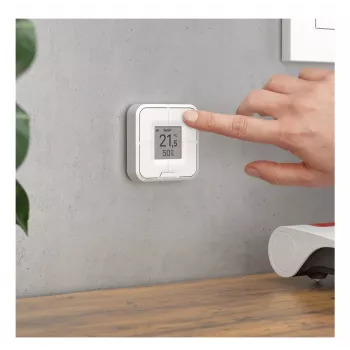 Langaton seinäkiinnitteinen älyohjain FRITZ Smart Control 440 — valkoinen, 69×69×18 mm