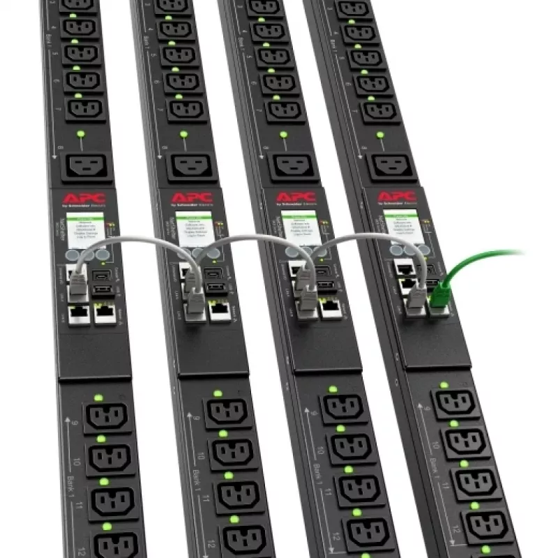 APC NetShelter Switched Rack PDU, 0U, 5,0kW, 200V ja 208V, 30A, 21 C13/C15 ja 3 C19/C21 pistorasiaa