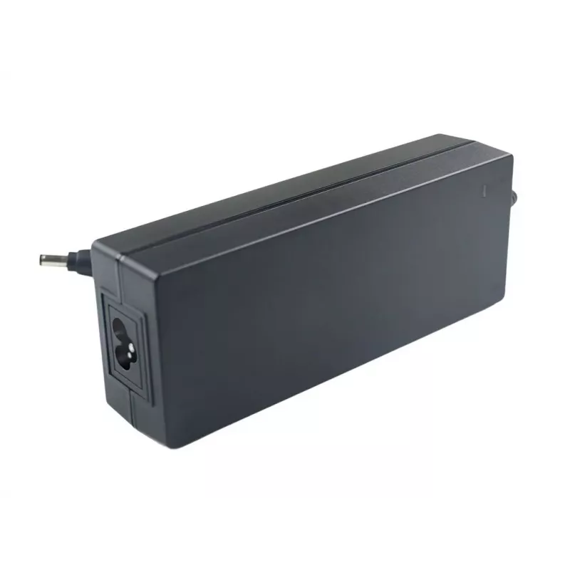 CoreParts MBXAC-AC0016 verkkolaite sisäkäyttöön 120 W musta