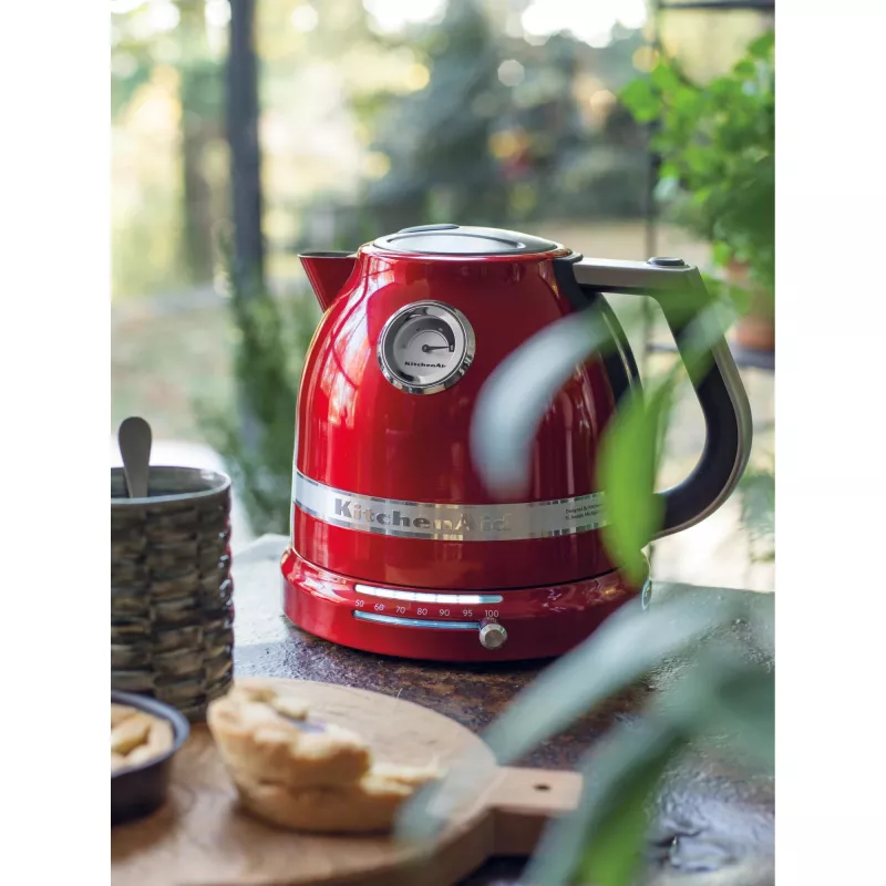 KitchenAid 5KEK1522ECA sähköinen vedenkeitin 1,5 l 2400 W punainen