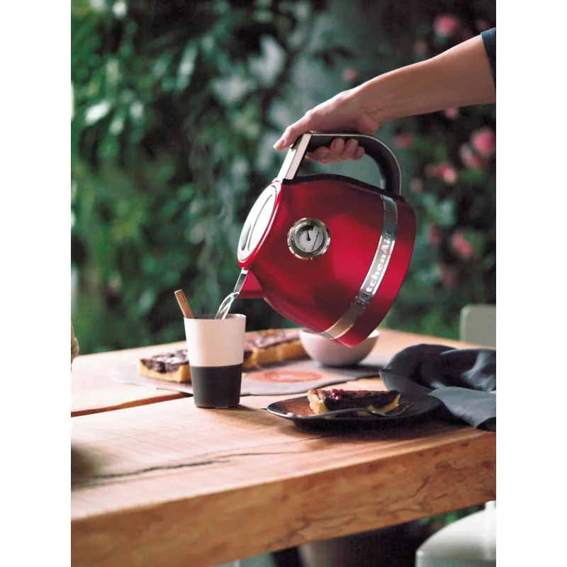 KitchenAid 5KEK1522ECA sähköinen vedenkeitin 1,5 l 2400 W punainen