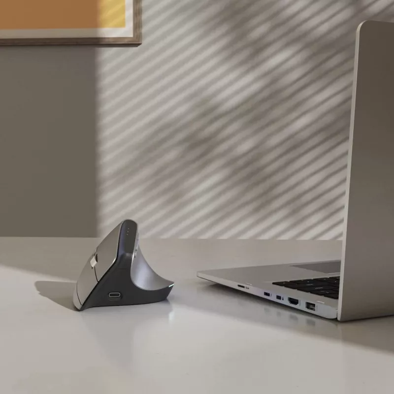 Hama EWM-700R hiiri toimisto oikeakätinen RF Wireless + Bluetooth optinen 2400 DPI