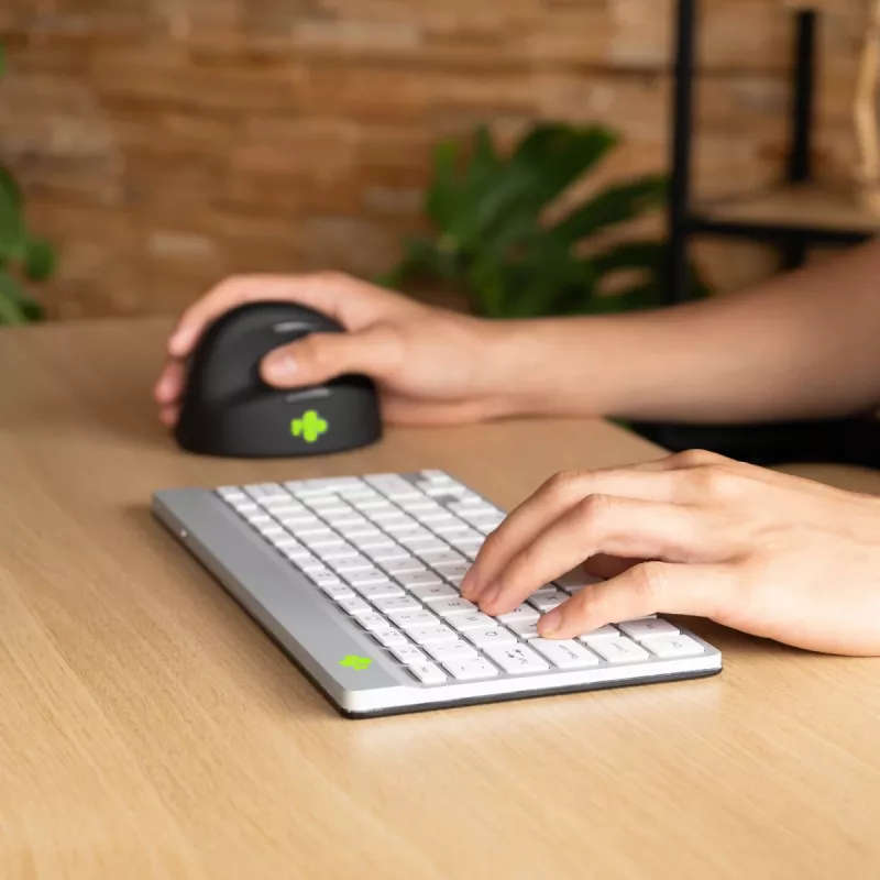 R-Go Tools ergonominen näppäimistö R-Go Compact Break, kompakti näppäimistö tauko-ohjelmistolla, AZERTY (BE), Bluetooth, valkoinen