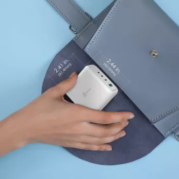 j5 create 70W GaN USB-C 4-porttinen laturi — sisäkäyttöön, verkkovirtakäyttöinen, yleisesti yhteensopiva, valkoinen