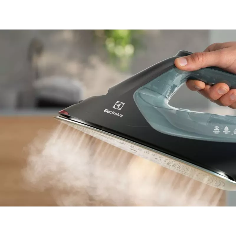Electrolux E8SI2-8OG höyrysilitysrauta RESILIUM-silityspohja 2800 W musta, tummanvihreä